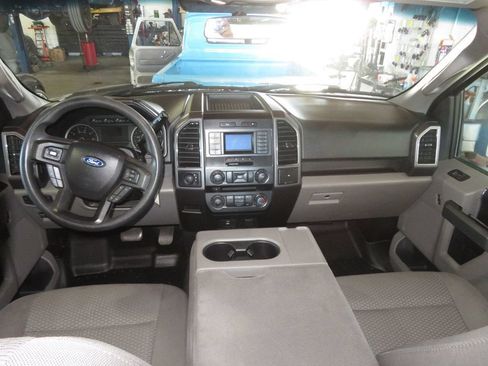 Used 2018 Ford F150 XLT AWD/4WD image 39