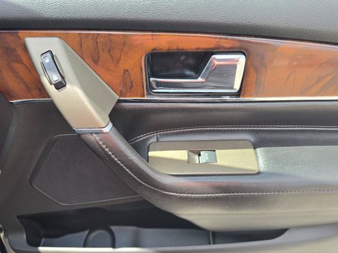 Used 2013 Lincoln MKX AWD image 12