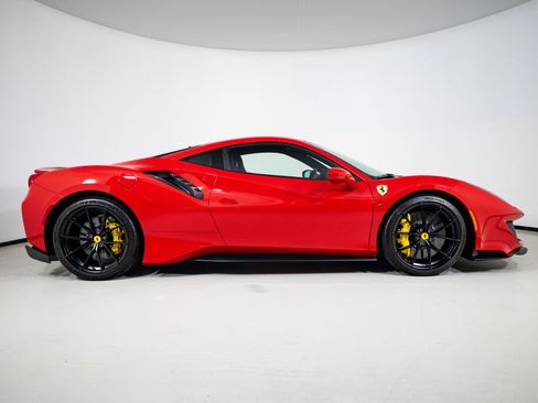 Used 2019 Ferrari 488 Pista Coupe RWD image 18