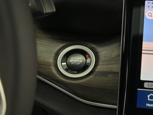 Used 2025 Jeep Grand Cherokee L Limited AWD/4WD image 32