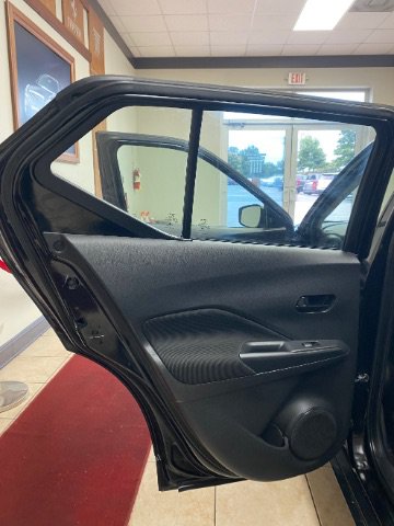 Used 2022 Nissan Kicks S FWD image 10