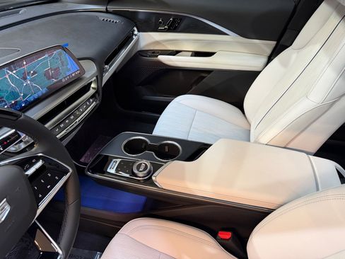 New 2026 Cadillac Lyriq Sport AWD/4WD image 37
