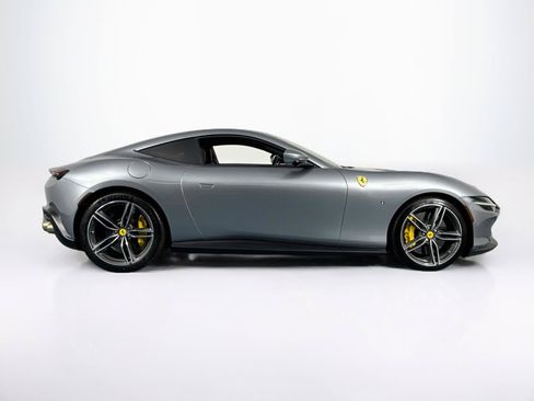 Used 2021 Ferrari Roma RWD image 4