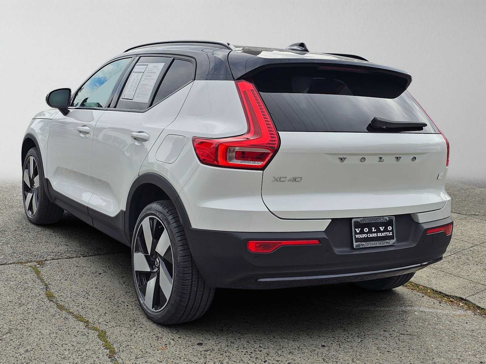 Used 2023 Volvo XC40 Recharge Ultimate AWD/4WD image 5