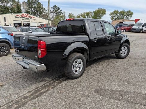 Used 2012 Nissan Frontier SV image 6