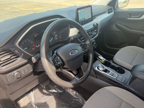 Used 2022 Ford Escape SE w/ Cold Weather Package FWD image 21