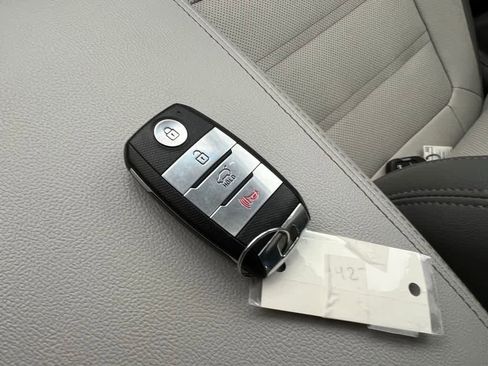 Used 2019 Kia Sorento SX image 46