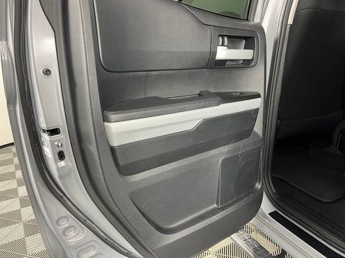 Used 2018 Toyota Tundra SR5 AWD/4WD image 12