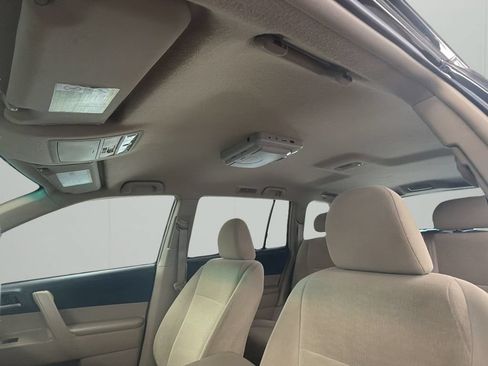 Used 2012 Toyota Highlander FWD w/ Tech Pkg image 17