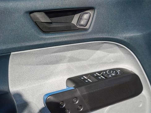 Used 2025 Ford Maverick XLT w/ 4K Tow Package image 23