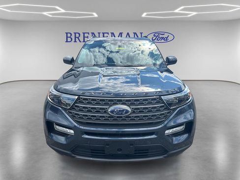 Used 2022 Ford Explorer XLT w/ Equipment Group 202A AWD/4WD image 2