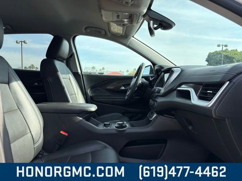 Used 2024 GMC Terrain SLT image 12