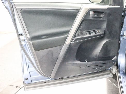 Used 2014 Toyota RAV4 LE FWD image 22