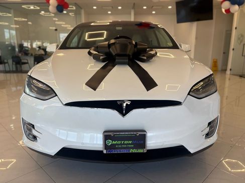 Used 2019 Tesla Model X Long Range AWD/4WD image 2