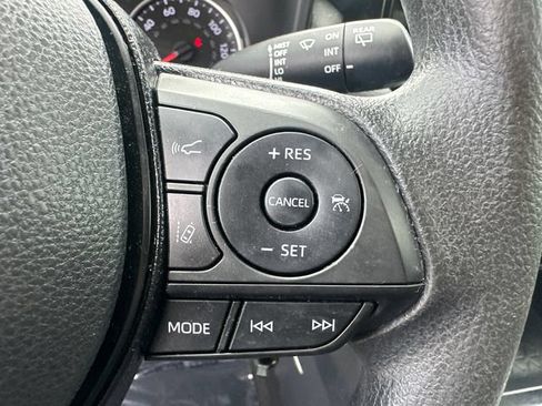 Used 2019 Toyota RAV4 LE w/ All Weather Liner Package AWD/4WD image 31