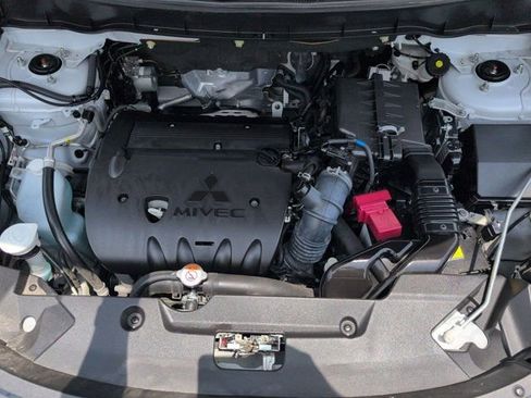 Used 2025 Mitsubishi Outlander Sport SE AWD/4WD image 34