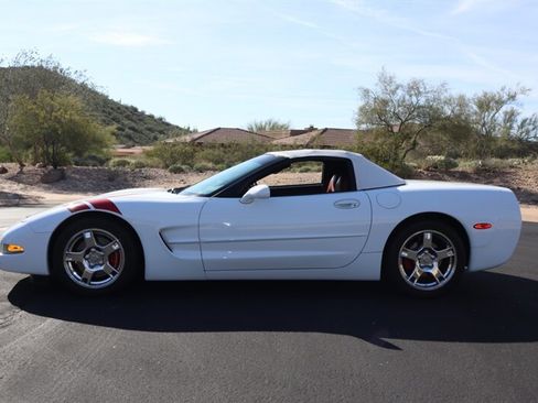 Used 1998 Chevrolet Corvette w/ Performance Handling Pkg image 28