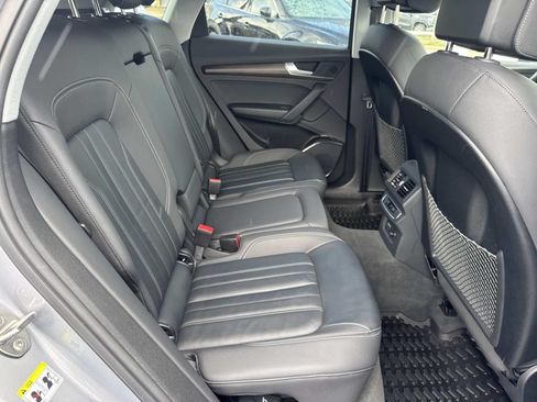 Used 2023 Audi Q5 2.0T Premium w/ Convenience Package AWD/4WD image 9