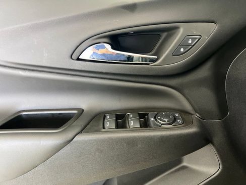 Used 2024 Chevrolet Equinox LT FWD image 21