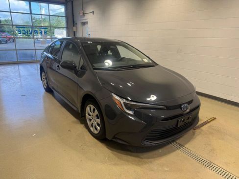 Certified 2024 Toyota Corolla LE AWD/4WD image 7