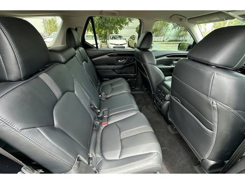 Used 2025 Honda Pilot EX-L image 19