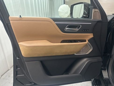 Certified 2025 INFINITI QX80 Sensory image 12