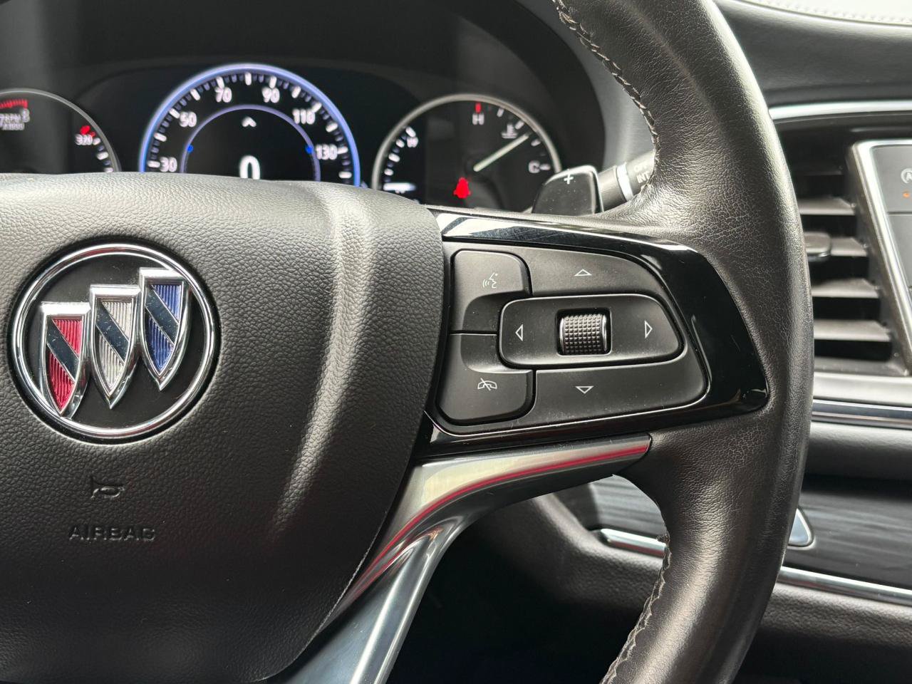 Used 2024 Buick Enclave Premium AWD/4WD image 26