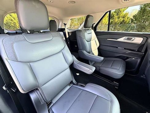 Used 2026 Ford Explorer Active w/ Active Comfort Package image 21