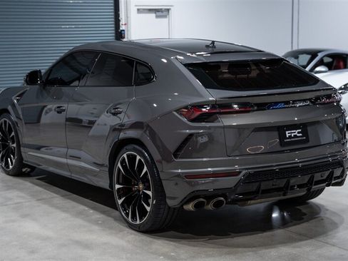 Used 2021 Lamborghini Urus AWD/4WD image 4