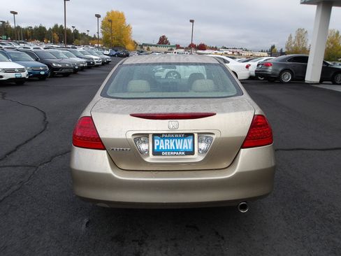 Used 2007 Honda Accord VP image 4