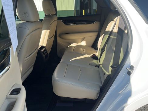 Used 2018 Cadillac XT5 AWD image 12
