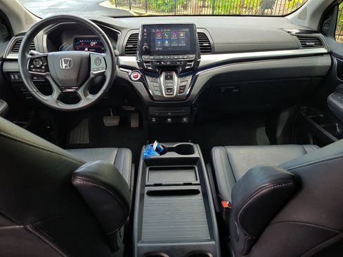 Used 2023 Honda Odyssey Touring image 14