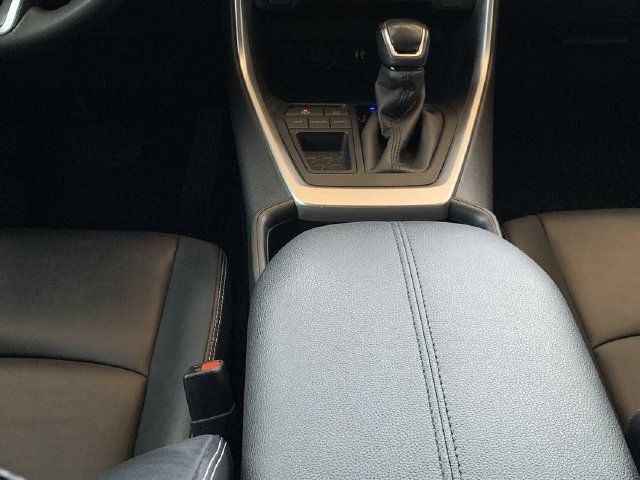 Used 2019 Toyota RAV4 XLE Premium FWD image 27