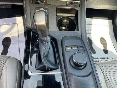 Used 2018 Lexus ES 350 w/ Premier Package FWD image 17