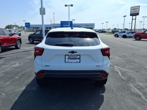 New 2025 Chevrolet Trax RS w/ Driver Confidence Package FWD image 5