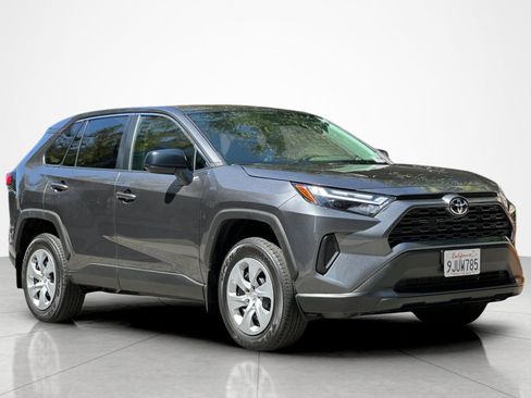 Used 2024 Toyota RAV4 LE AWD/4WD image 7