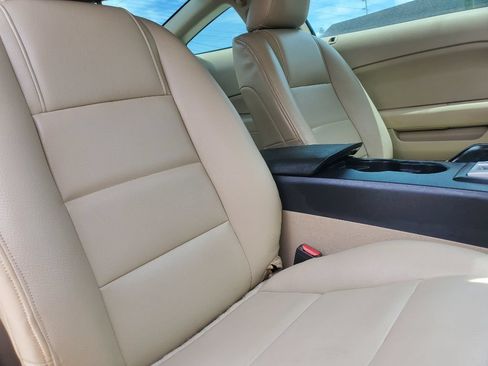 Used 2005 Ford Mustang Coupe RWD image 25