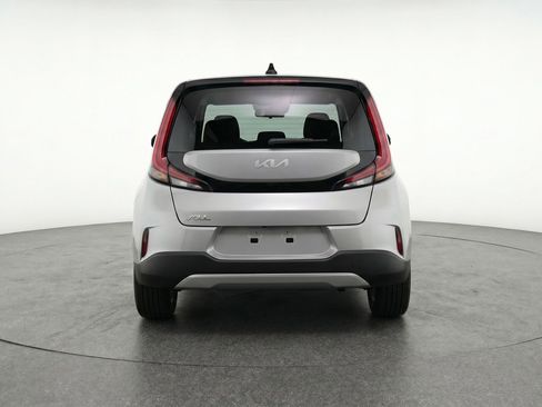 Used 2025 Kia Soul LX w/ LX Technology Package FWD image 7