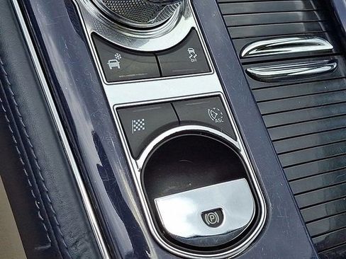 Used 2011 Jaguar XJ image 24