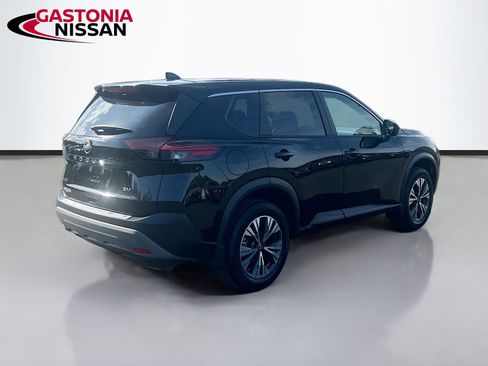 Used 2023 Nissan Rogue SV image 9