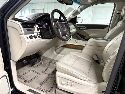 Used 2019 GMC Yukon XL Denali w/ Denali Ultimate Package image 9
