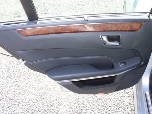 Used 2014 Mercedes-Benz E 350 4MATIC Wagon image 23