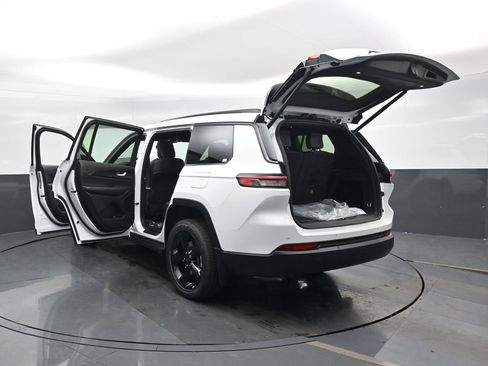 New 2025 Jeep Grand Cherokee L Altitude image 48