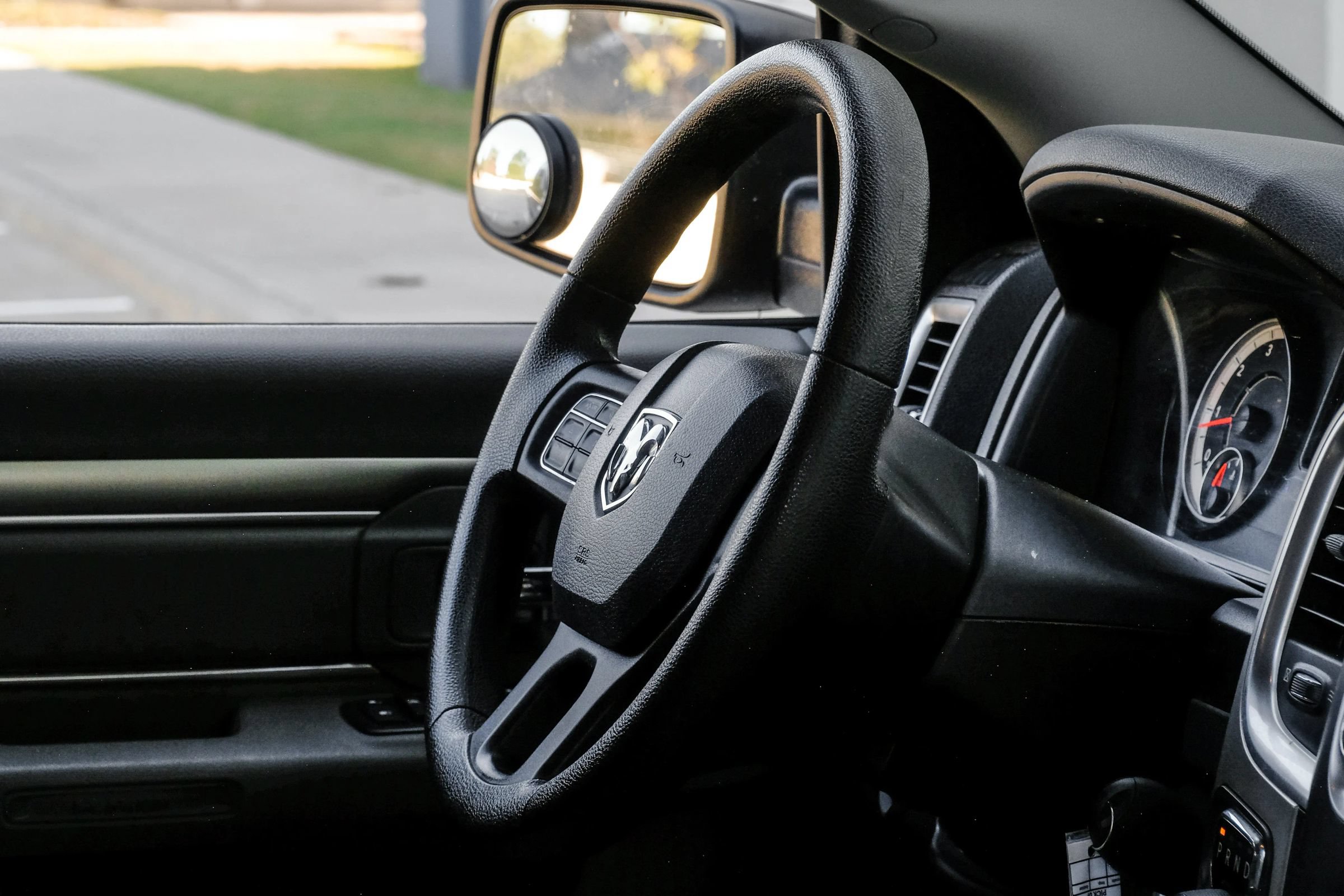 Used 2017 RAM 1500 Classic SLT RWD image 22