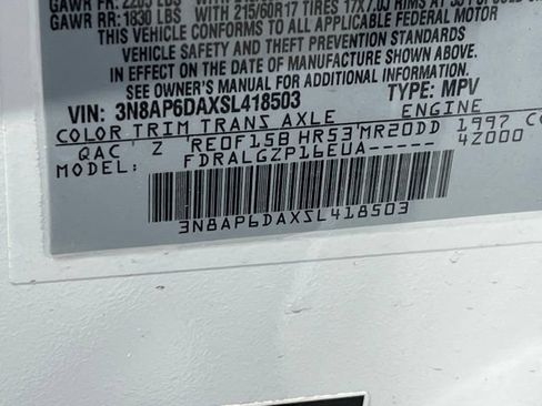 Used 2025 Nissan Kicks SR FWD image 32