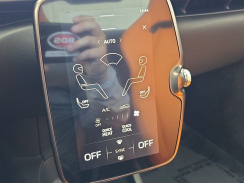 Used 2023 McLaren Artura RWD image 17
