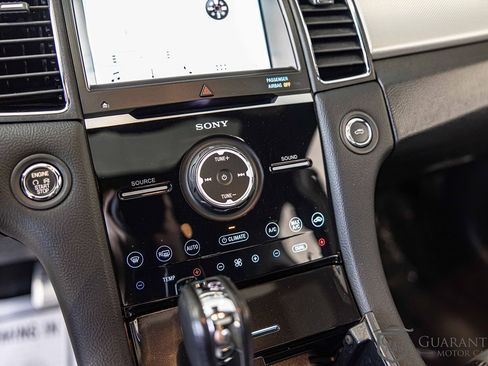 Used 2018 Ford Taurus SHO image 29