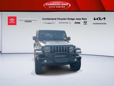 Used 2021 Jeep Gladiator Overland image 3