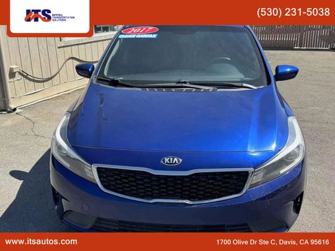 Used 2017 Kia Forte LX image 2