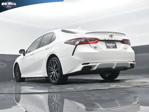 Used 2022 Toyota Camry SE FWD image 21